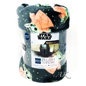 The Mandalorian The Child Plush Blanket • Throw • Baby Yoda